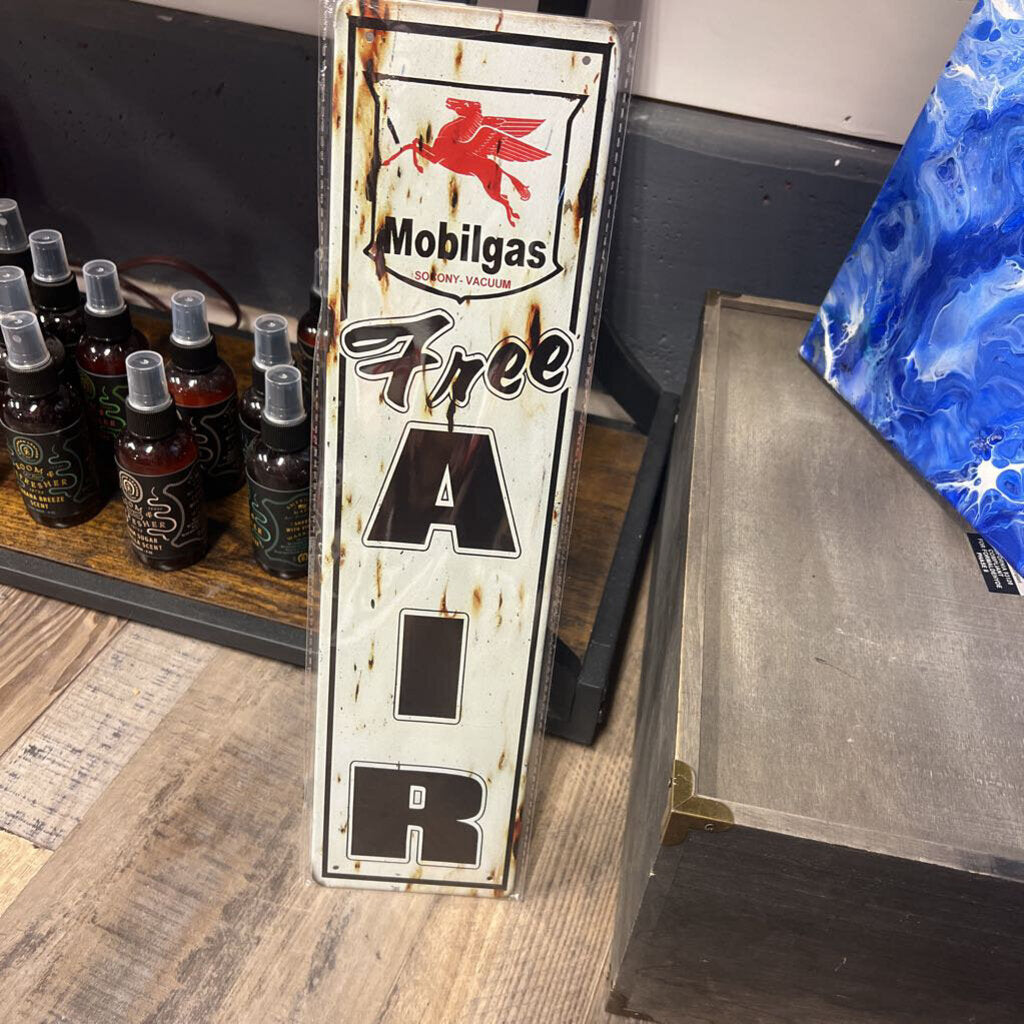 Sign, Metal Mobilgas