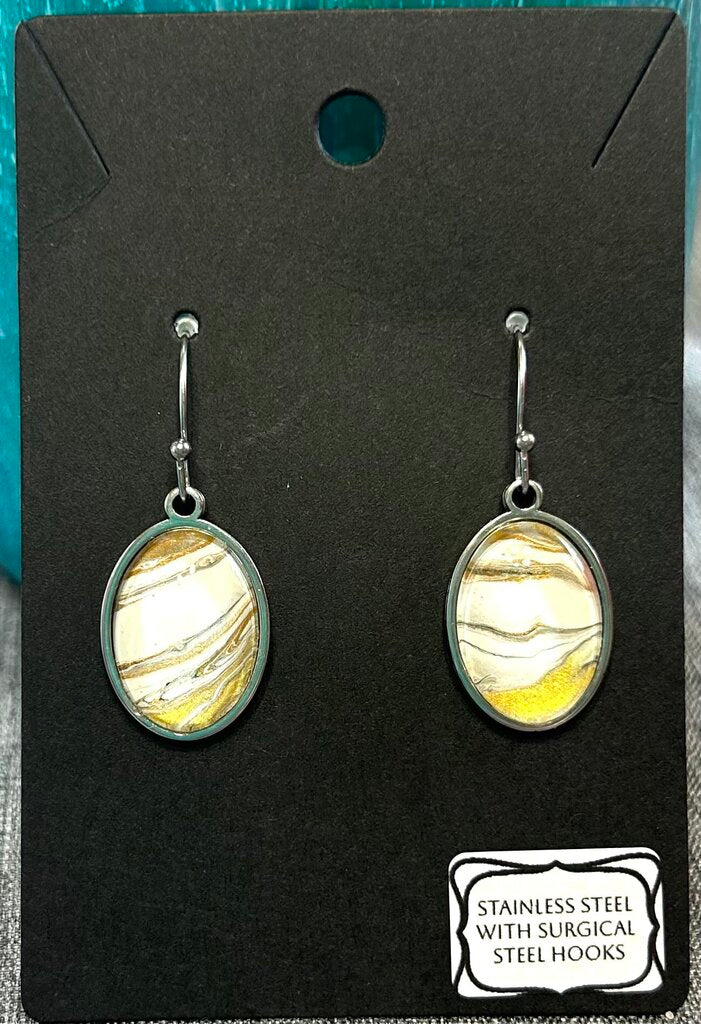 Oval earrings