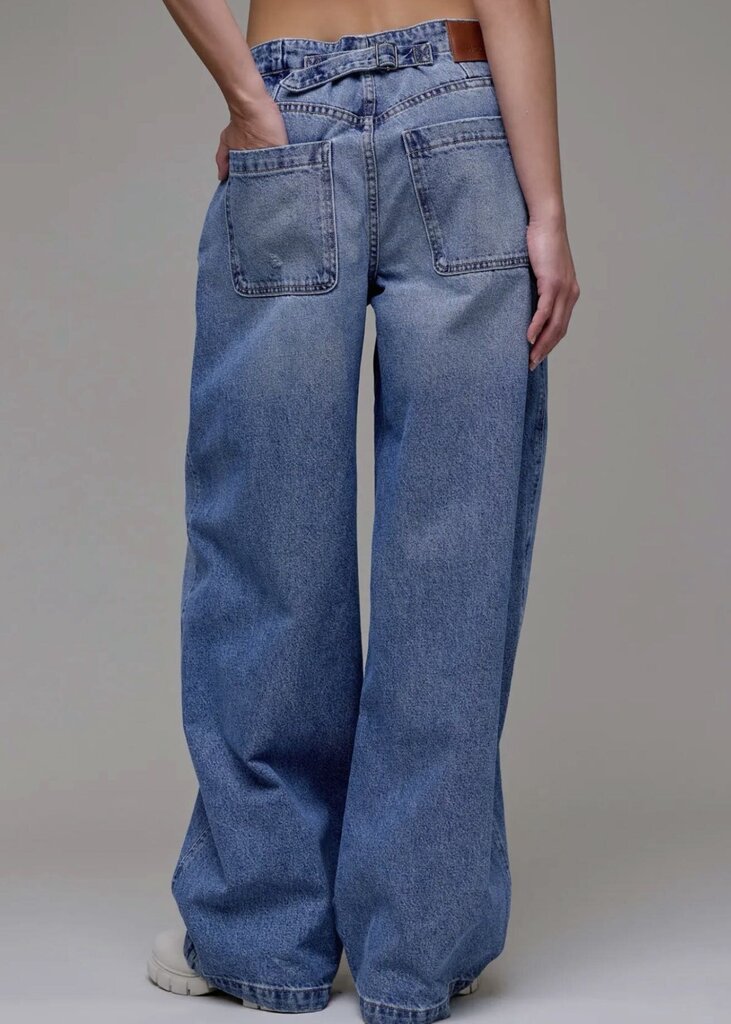 Hidden Barrel Jean w/ Buckle Accent