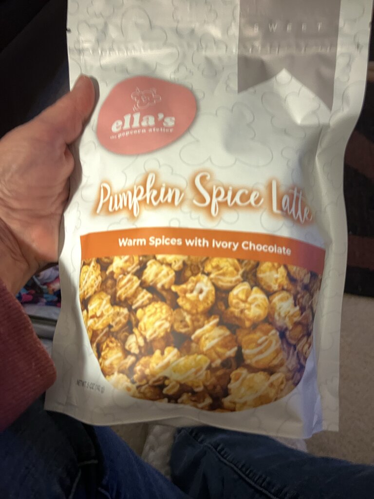 POPCORN-PUMPKIN SPICE LATTE