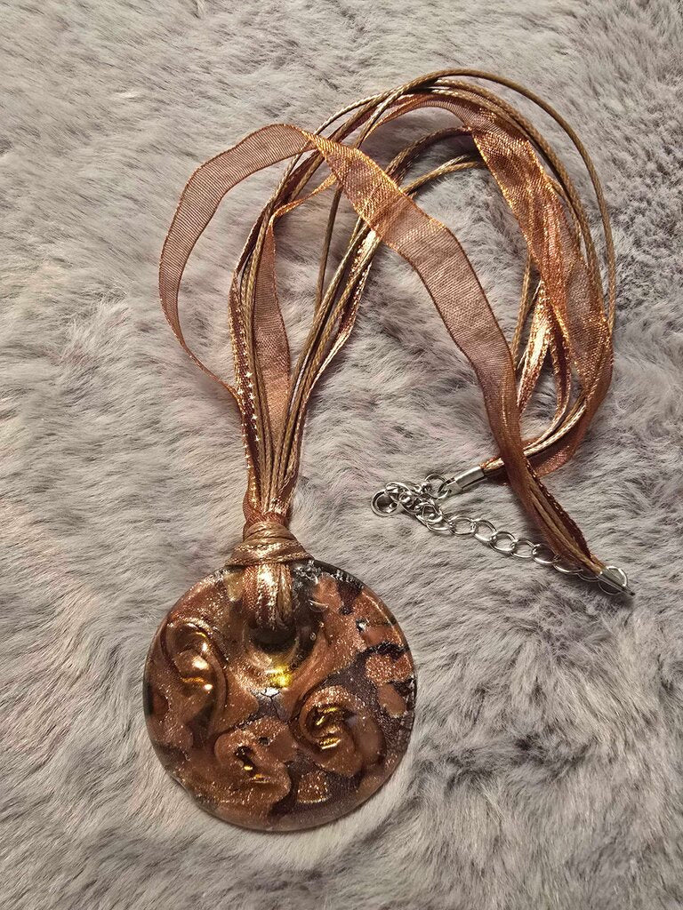 Brn Glass Necklace