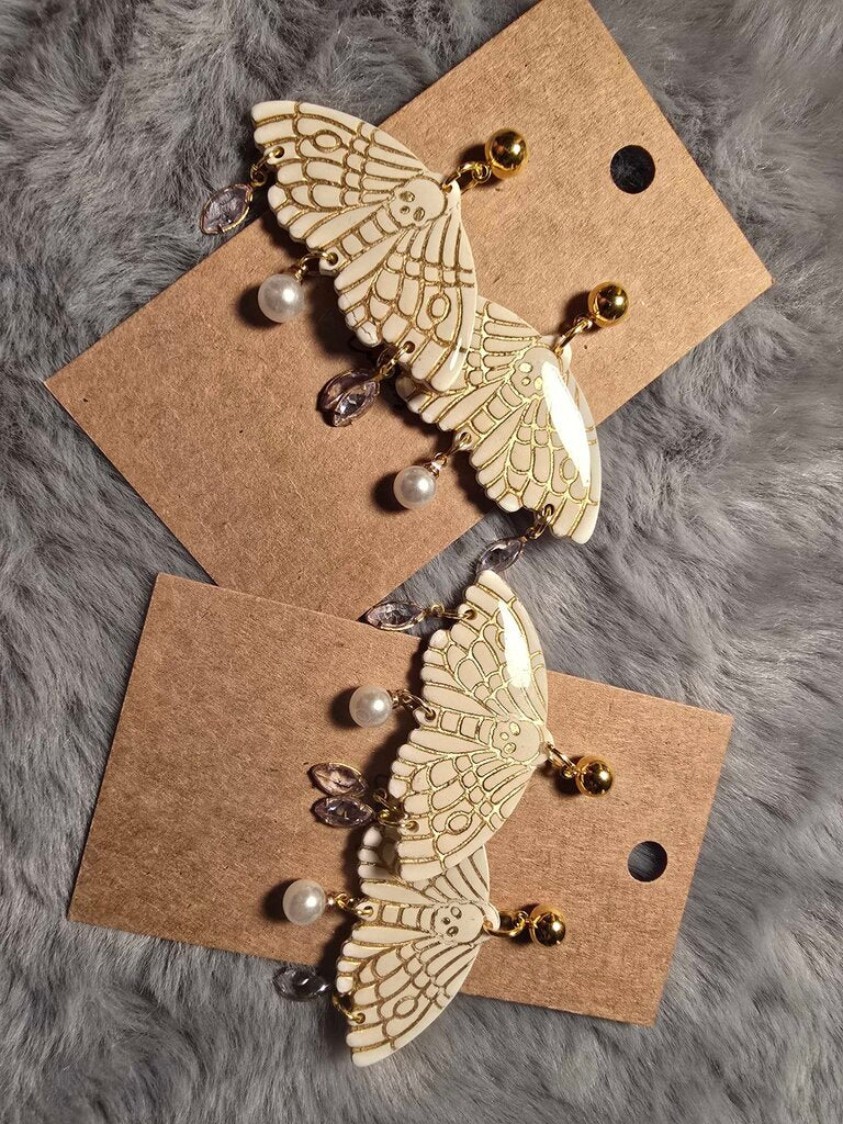 Moth Dangles