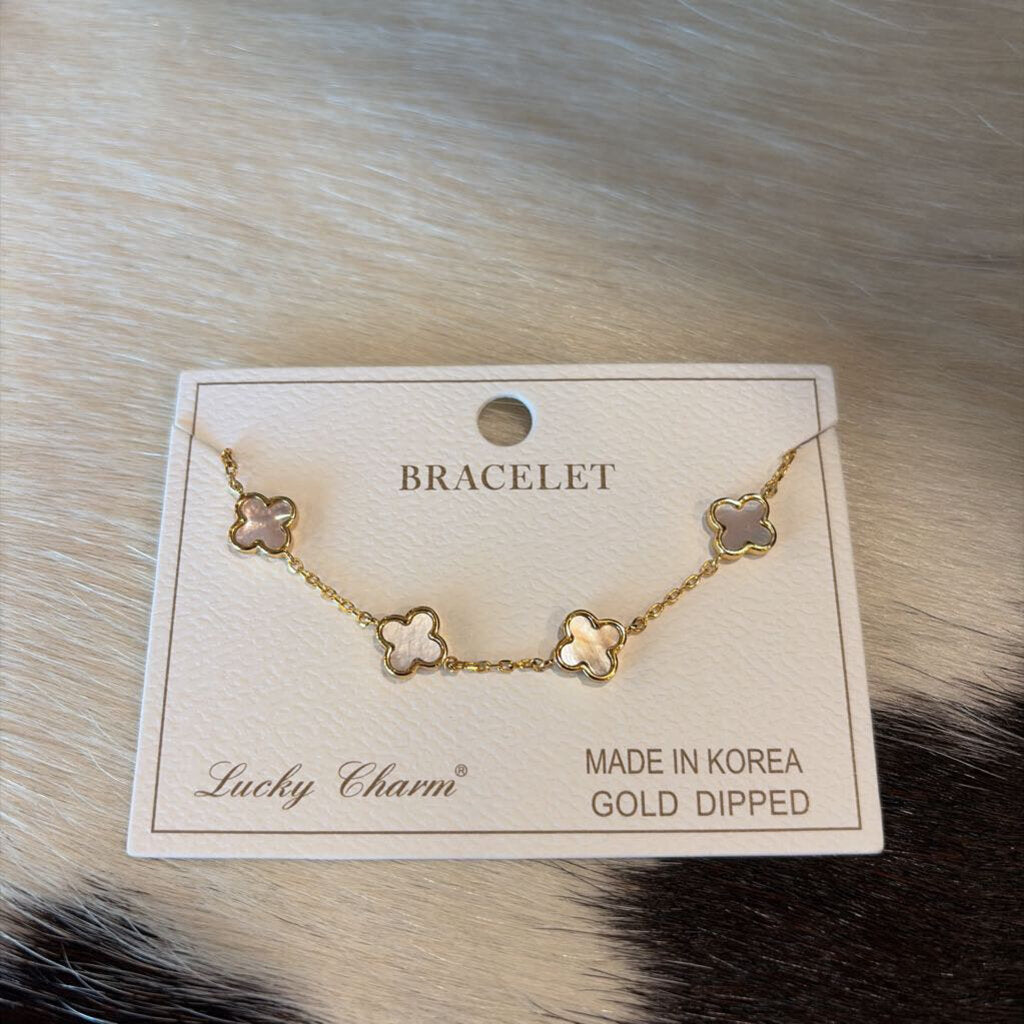 Clover Pearl Bracelet