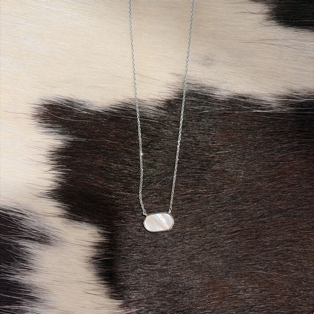 Pearl Oval Necklace
