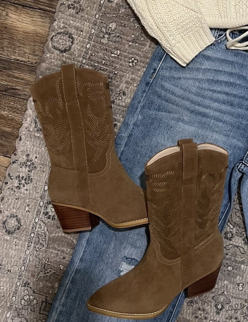 Embroidered Short Boot (Camel)