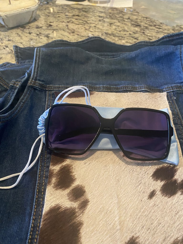 Sunglasses W/bag