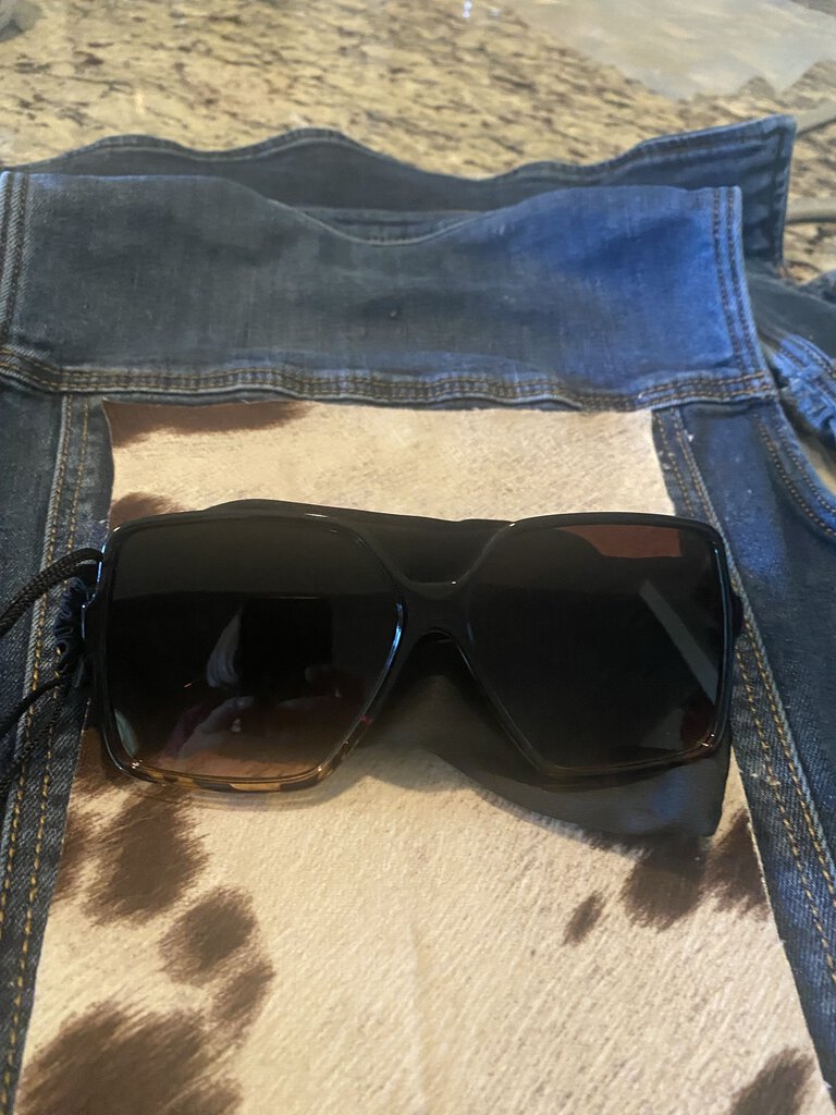 Sunglasses W/bag