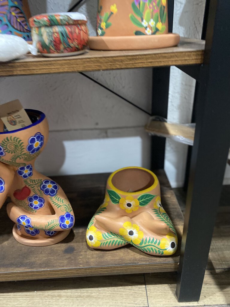 Potleg, Tropical Yellow Yoga Pose