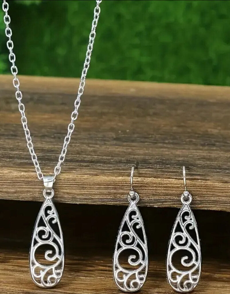 Set, Hollow Water Mark Neck/Earrings Silver