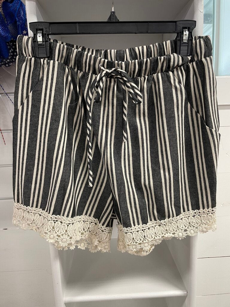 WOVEN STRIPE SHORTS
