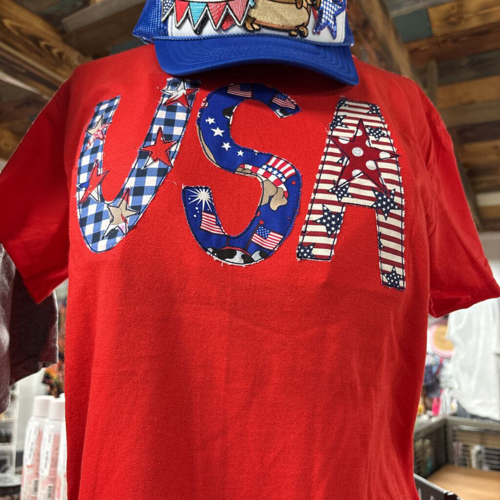 Red Gildan USA shirt