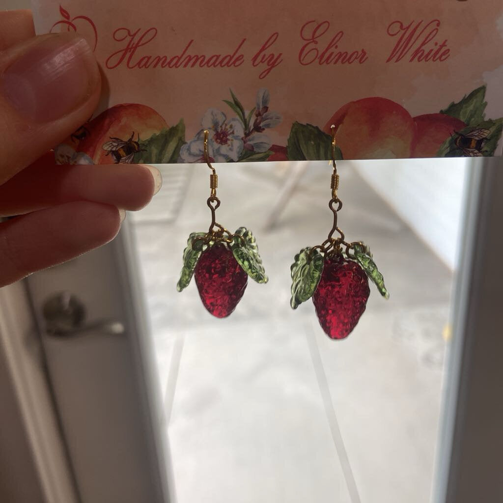 3 Leaf Strawberry w/ 24k hooked post