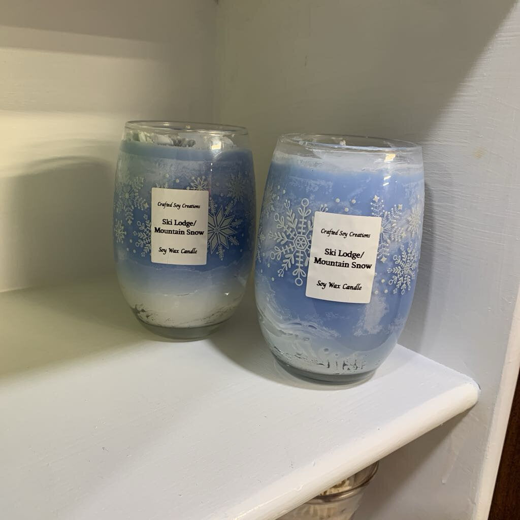 Ski Lodge/Mountain Snow