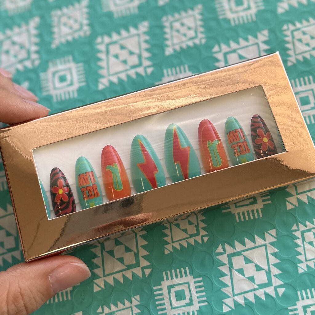 Cowgirl Up Glue on Nails