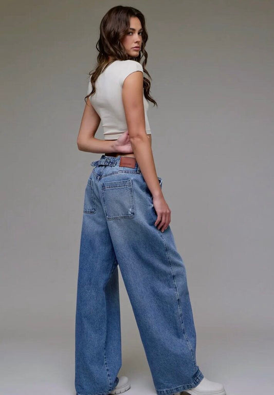 Hidden Barrel Jean w/ Buckle Accent