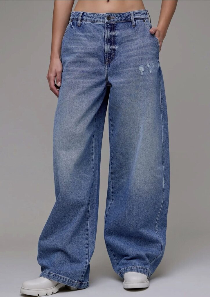 Hidden Barrel Jean w/ Buckle Accent
