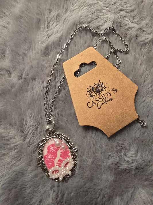 Kiss Necklace