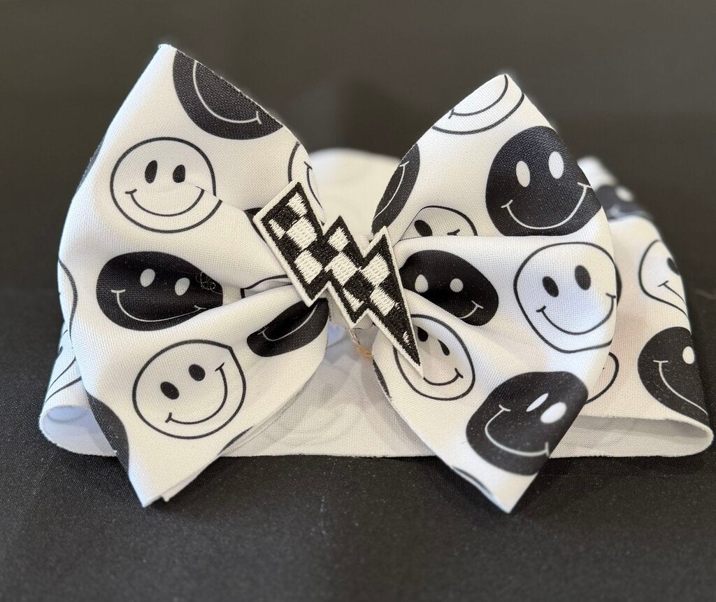 Black & white smiley headwrap chkrd bolt