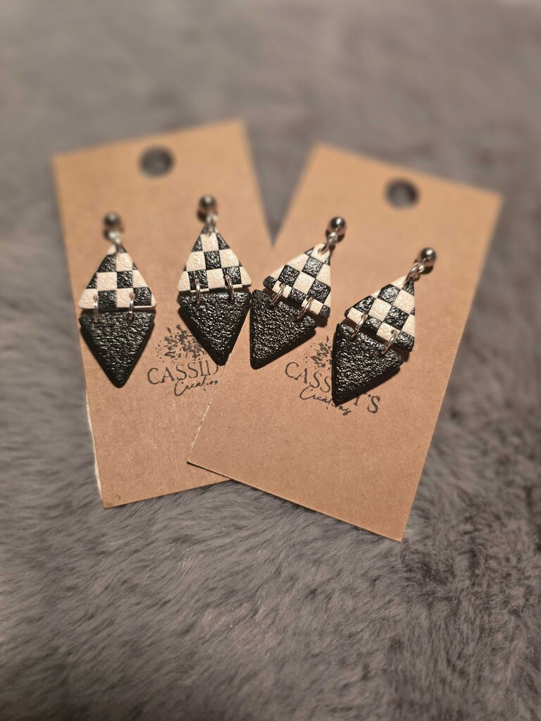 Checkered Triangle Dangle
