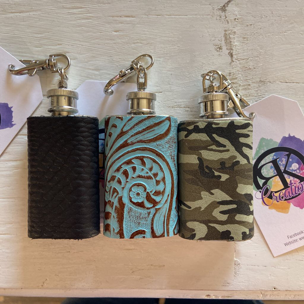 2oz leather flask keychain